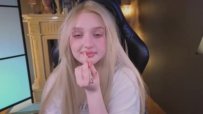 snowflakeskitty Chaturbate webcam show 2026-06-06 11:06